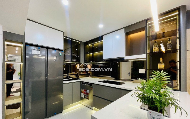 Nhà Mới 5 Tầng Full NT Xịn, HXH Thông Khu VIP Đoàn Thị Điểm DTSD 200m2 Sàn. Chỉ 13.6 tỷ TL .